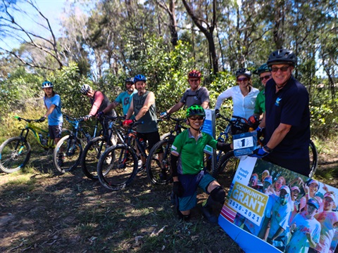Council's General Manager Craig Milburn with residents at the Macleay Valley Mountain Bike Club.
