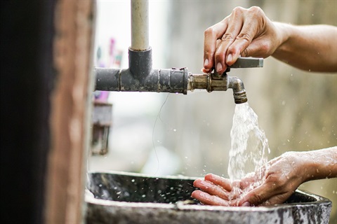 washing-hand-2023-11-27-05-01-48-utc.jpg