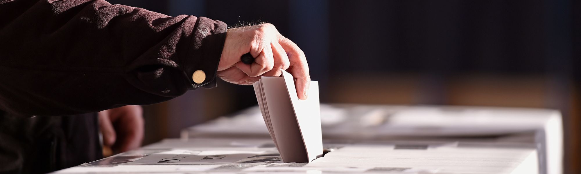 election voting vote ballot box slider 2000.jpg