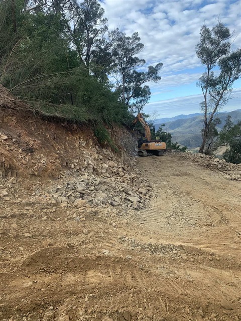 Toose Rd_Dozer_Operator_2-min.jpg